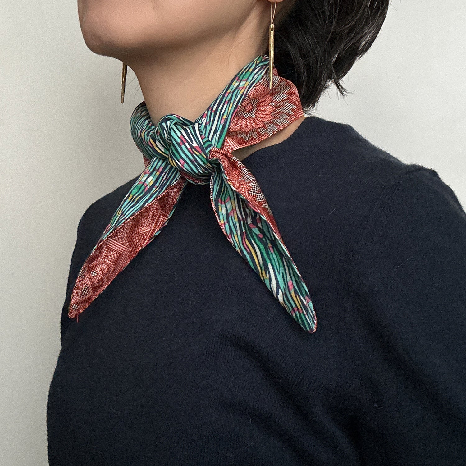 Reversible headscarf: Red or white