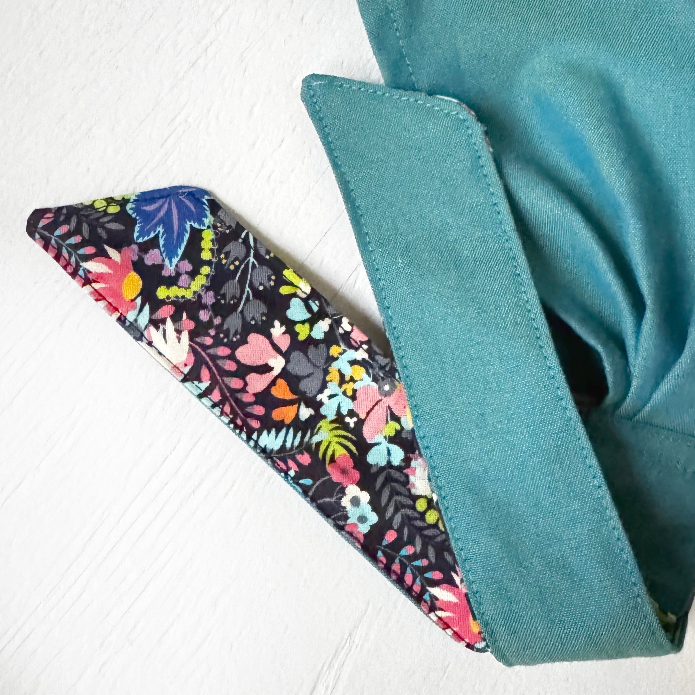 Head scarf Sold / Ribbon print