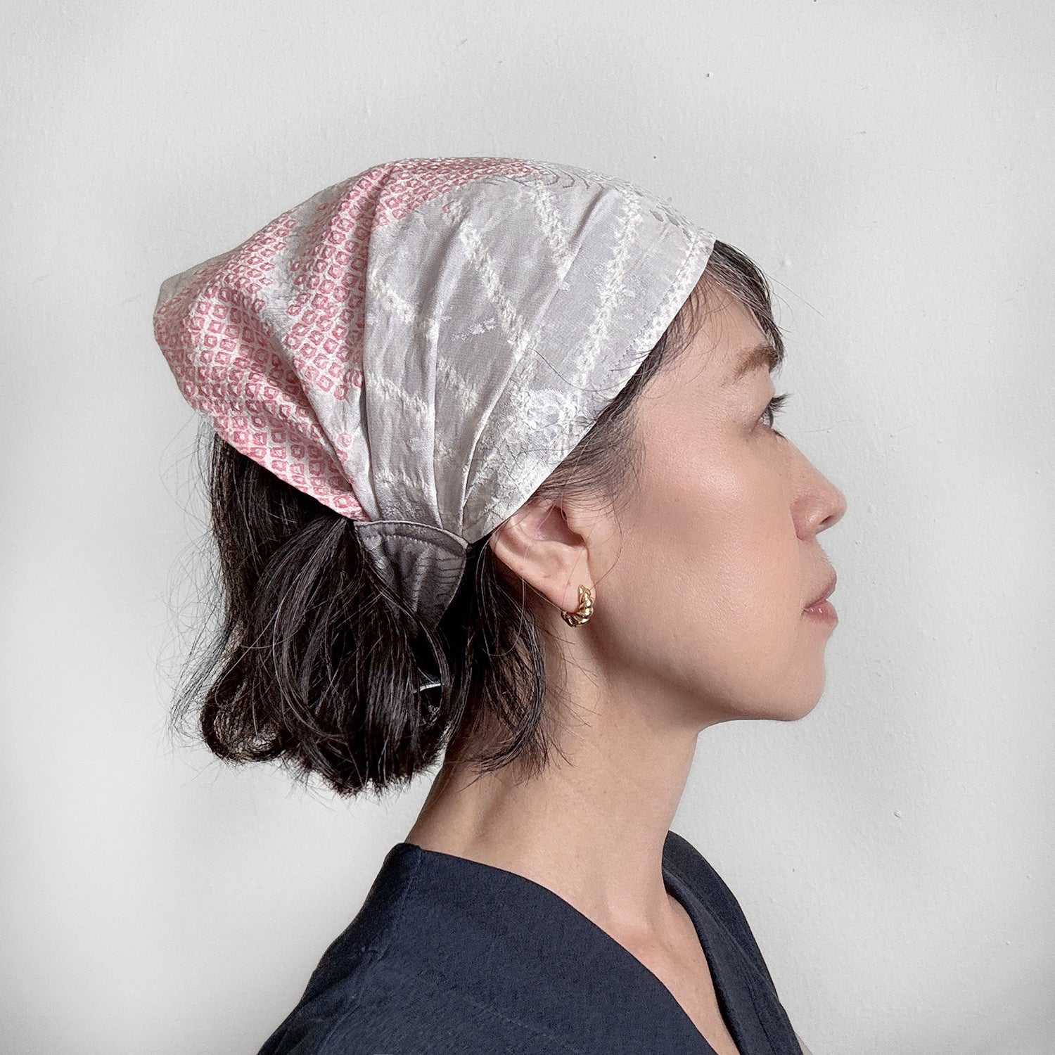 Head scarf Vintage kimono Japanese fabric Silver pink shibori