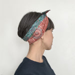 Reversible headscarf: Red or white