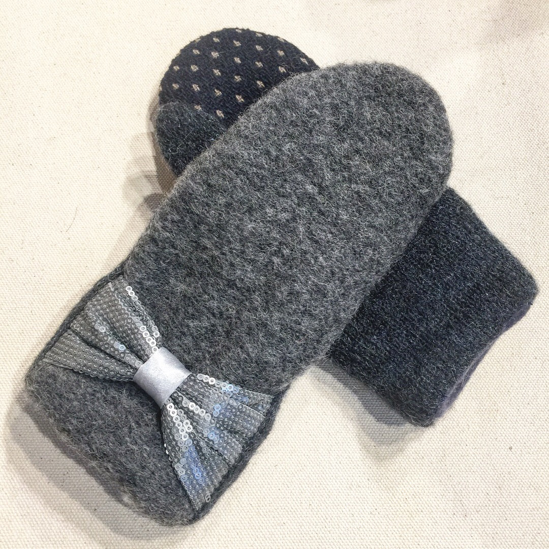 Mittens Vintage Gray ribbons - Fall Winter Gloves